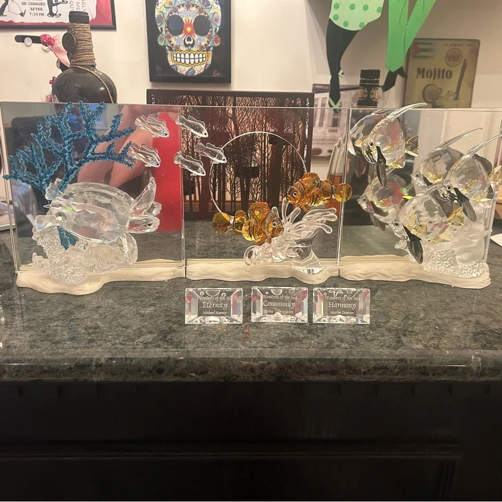 Elegant Crystal Fish Mirror Decor